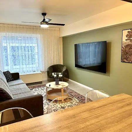Renovated In Center Appartamento *