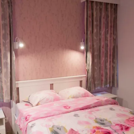 Renovated In Center Appartamento