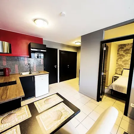 Renovated In Center * أنتويرب