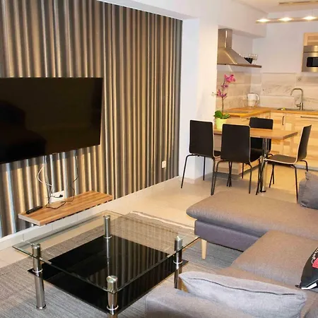 Renovated In Center أنتويرب